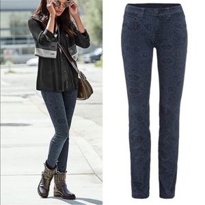 Cabi Stretchy Blue Black Lace Print Skinny Jean